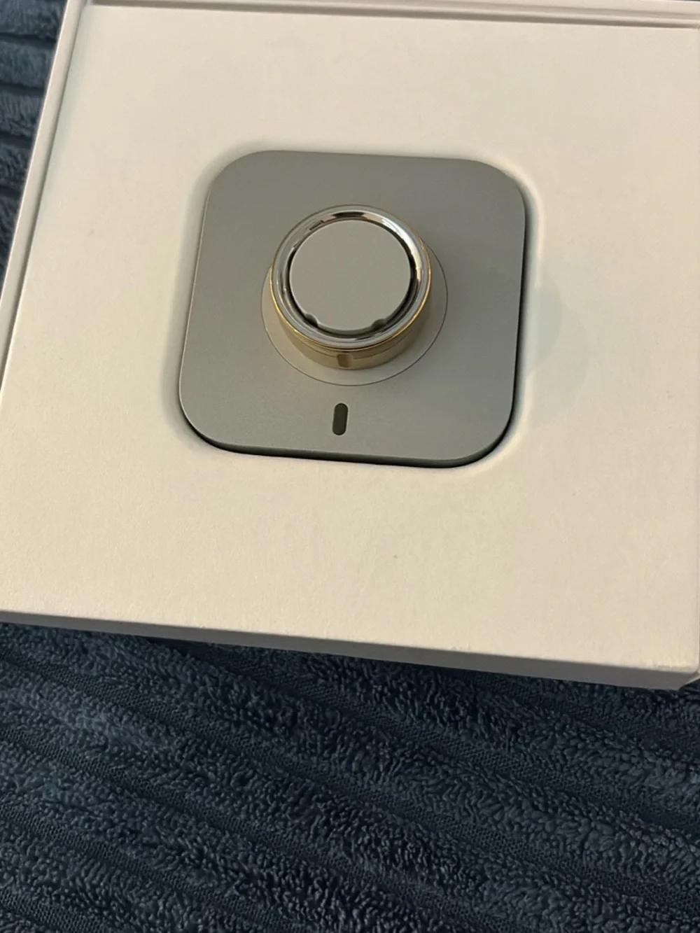 Oura Ring 4 Gold Women's Smart Ring (Size 8)